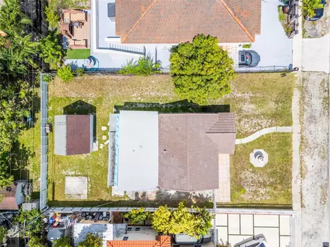View/Area - 770 SE 5th Pl, Hialeah, FL 33010 photo 9 of 10