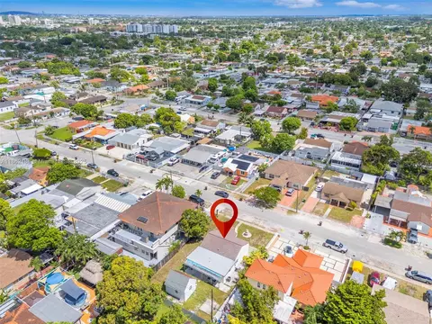 View/Area - 770 SE 5th Pl, Hialeah, FL 33010 photo 8 of 10