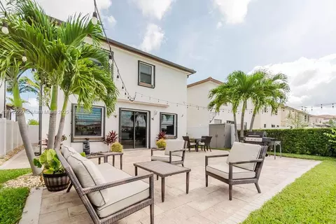 3392 W 103rd Ter, Hialeah, FL 33018