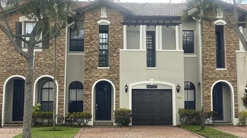 10330 NW 31st Ter, Doral, FL 33172