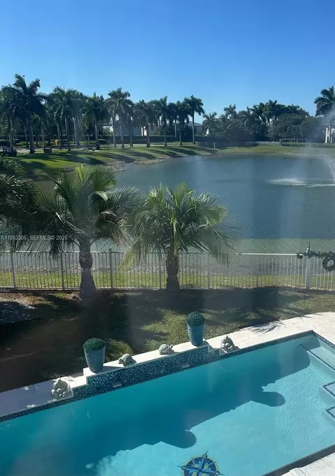 318 NE 31st Ave, Homestead, FL 33033