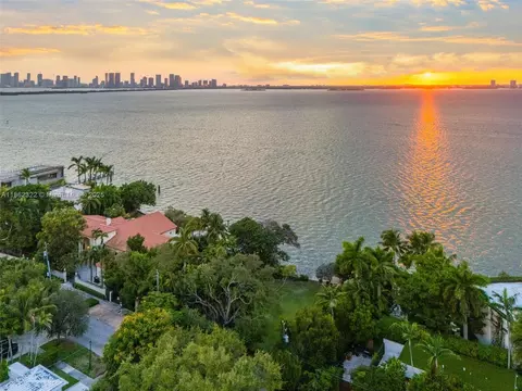 4640 N Bay Rd, Miami Beach, FL 33140