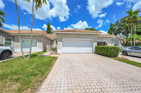 7401 S Aragon Blvd #5, Sunrise, FL 33313