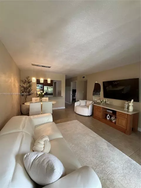 6950 W 6th Ave #315, Hialeah, FL 33014