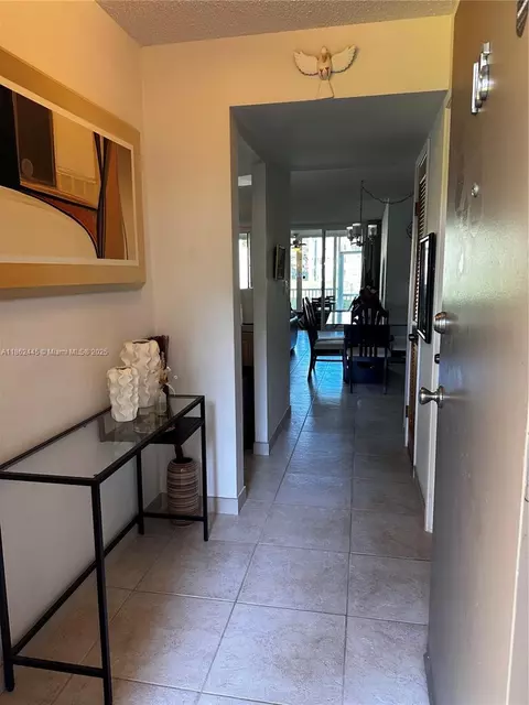 1690 NE 191st St #105-1, Miami, FL 33179