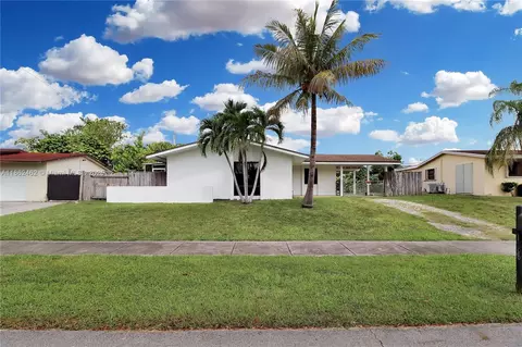 15840 SW 105th Ct, Miami, FL 33157