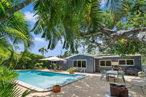 6601 SW 64th St, South Miami, FL 33143