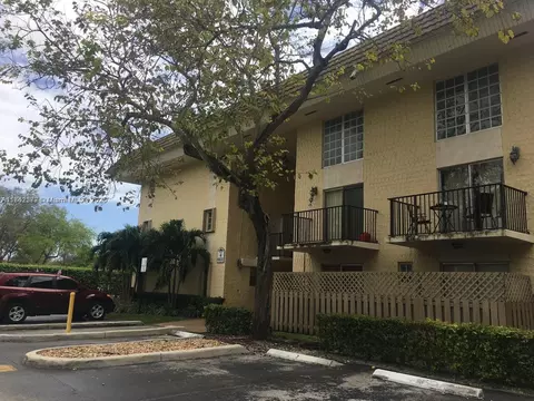 8600 SW 109th Ave #4-216, Miami, FL 33173