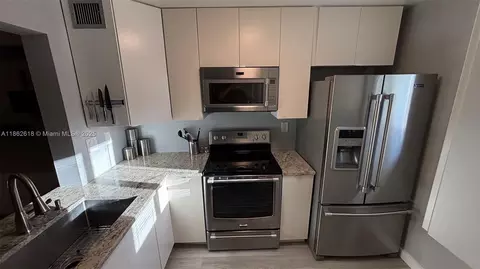 2761 S Oakland Forest Dr #103, Oakland Park, FL 33309