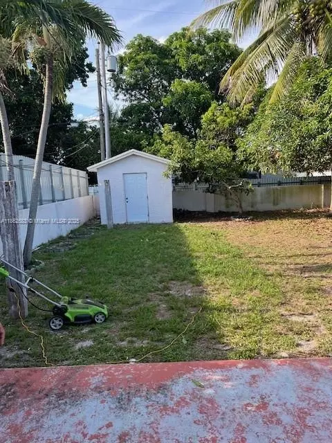 Exterior - 275 E 34th St, Hialeah, FL 33013 photo 6 of 6