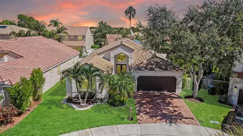211 Cameron Ct, Weston, FL 33326
