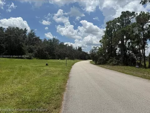 5056 Lake Regency Dr, Sebring, FL 33875