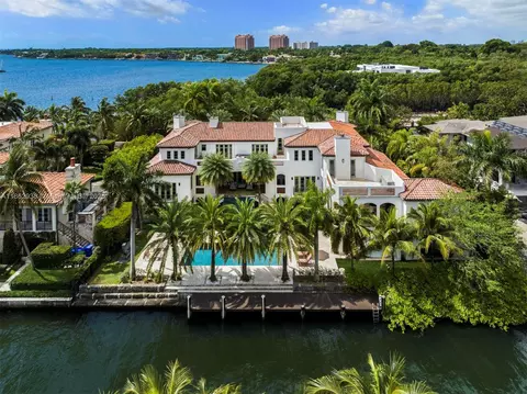3305 S Moorings Way, Miami, FL 33133