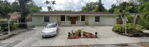 720 NE 155 St, Miami, FL 33162