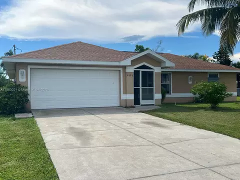 4426 SW Santa Barbara Pl, Cape Coral, FL 33914