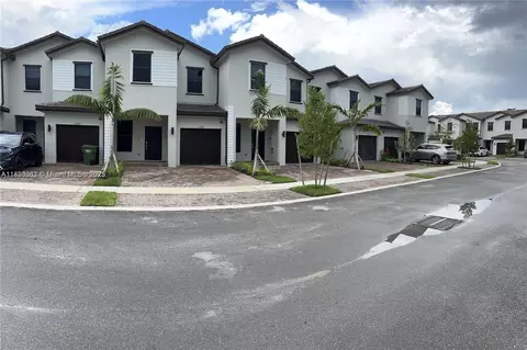 257 SW 159 Ct, Pembroke Pines, FL 33027