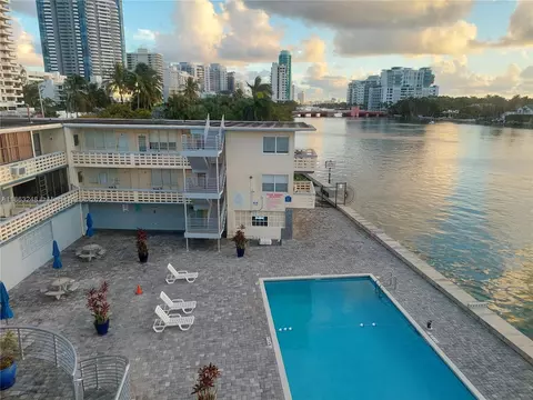 6484 Indian Creek Dr #320, Miami Beach, FL 33141