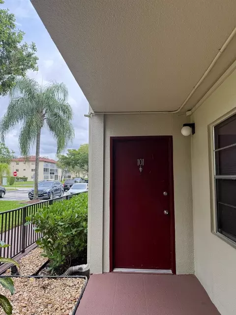 150 SW 134th Way #101R, Pembroke Pines, FL 33027
