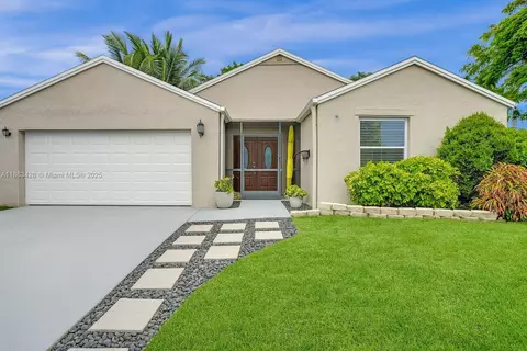 1 Cardiff Way, Boynton Beach, FL 33426