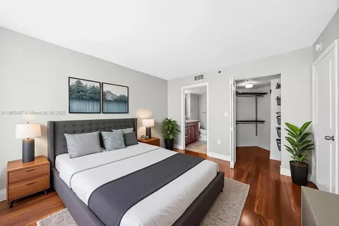 Bedroom - 540 Brickell Key Dr #815, Miami, FL 33131 photo 1 of 3