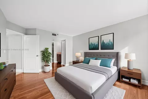 Bedroom - 540 Brickell Key Dr #815, Miami, FL 33131 photo 3 of 3