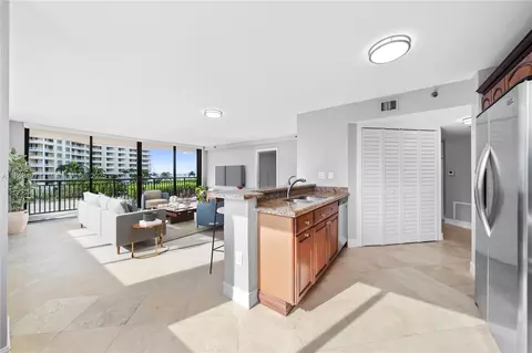 Other - 540 Brickell Key Dr #815, Miami, FL 33131 photo 3 of 6