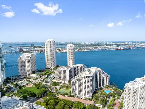 View/Area - 540 Brickell Key Dr #815, Miami, FL 33131 photo 3 of 6