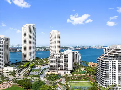 View/Area - 540 Brickell Key Dr #815, Miami, FL 33131 photo 2 of 6