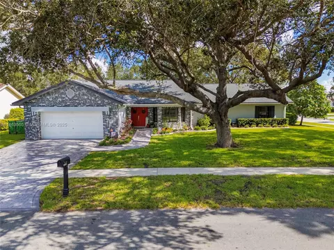 20341 NW 8th St, Pembroke Pines, FL 33029