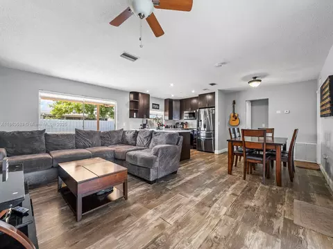 9636 NW 26th St, Sunrise, FL 33322