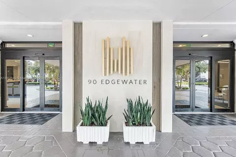 90 Edgewater Dr #820, Coral Gables, FL 33133