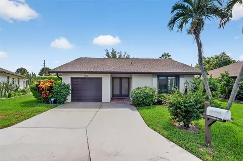 6490 Lakemont Cir, Greenacres, FL 33463