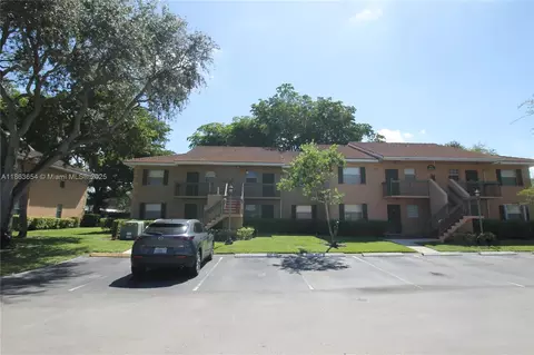 721 NW 103rd Ter #202, Pembroke Pines, FL 33026