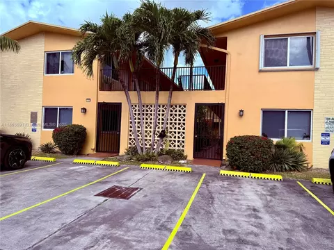 1733 Mayo St #6, Hollywood, FL 33020