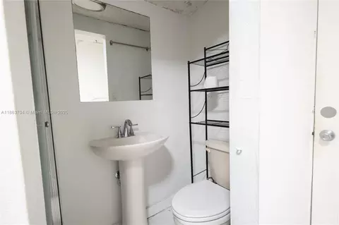 Bath - 631 SE 3rd Pl, Hialeah, FL 33010 photo 1 of 1