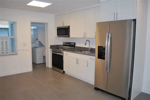 3621 NE 1st Ter, Oakland Park, FL 33334