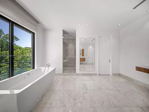 Bath - 5700 SW 91st St, Pinecrest, FL 33156 photo 2 of 2