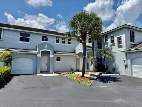 4850 Grapevine Way, Davie, FL 33331