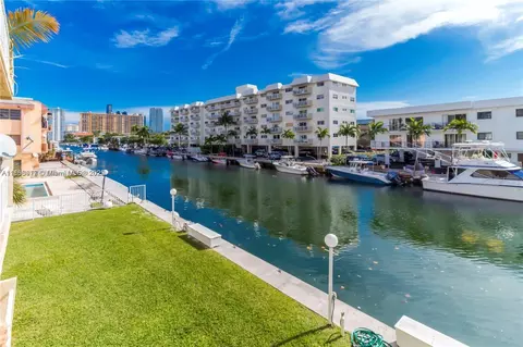 3522 NE 171st St #103, North Miami Beach, FL 33160