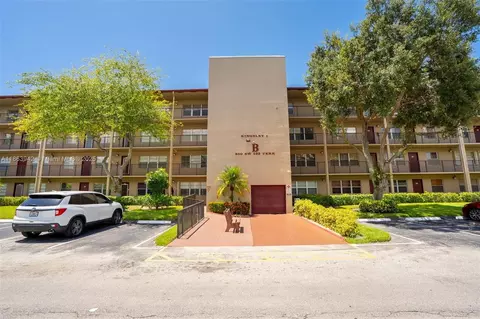 850 SW 133rd Ter #312B, Pembroke Pines, FL 33027