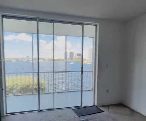 3000 Marcos Dr #P311, Aventura, FL 33160