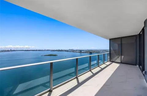 700 NE 24th St #3204, Miami, FL 33137
