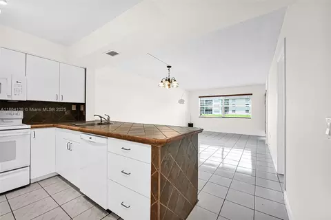 8420 SW 154th Cir Ct #512, Miami, FL 33193