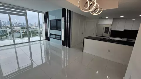1861 NW North River Dr #11, Miami, FL 33125