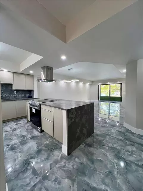 4930 E Sabal Palm Blvd #206, Tamarac, FL 33319