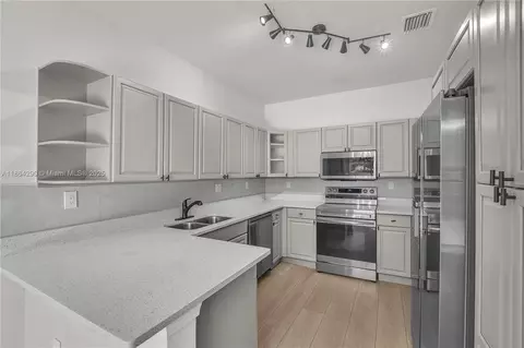 1125 Doveplum St, Hollywood, FL 33019