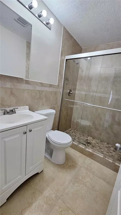 Bath - 453 E 61st St, Hialeah, FL 33013 photo 1 of 3