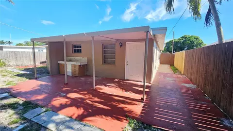 Exterior - 453 E 61st St, Hialeah, FL 33013 photo 4 of 8