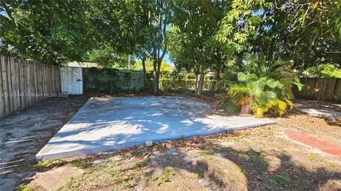 Exterior - 453 E 61st St, Hialeah, FL 33013 photo 8 of 8
