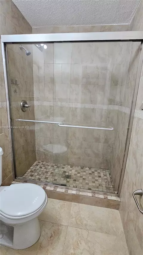 Bath - 453 E 61st St, Hialeah, FL 33013 photo 3 of 3